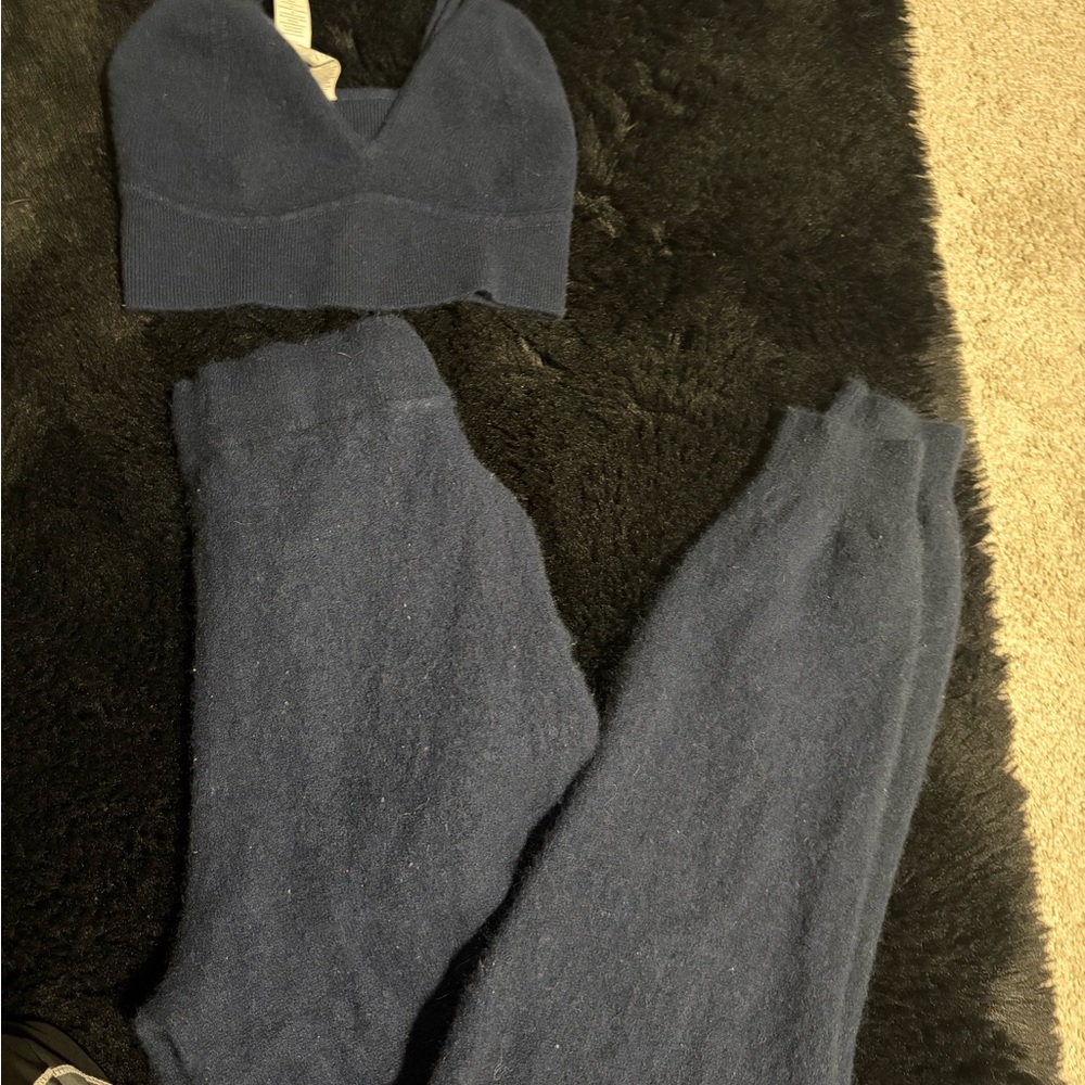 Alo yoga cashmere blend set - Picture 3 of 7
